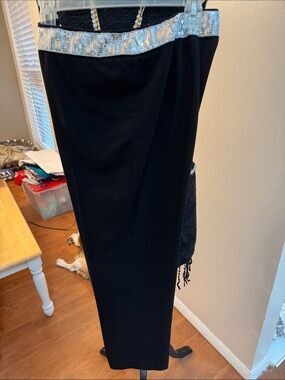 Larry Levine Black black sequin waist pants , very nice condition,